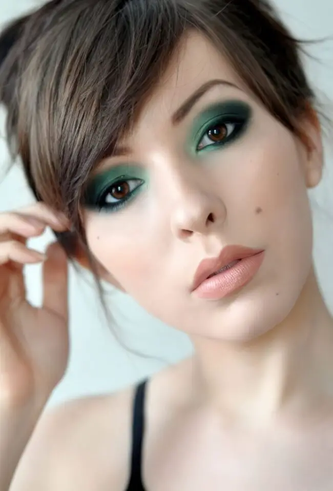 Emerald and Charcoal Smokey Eye Magic